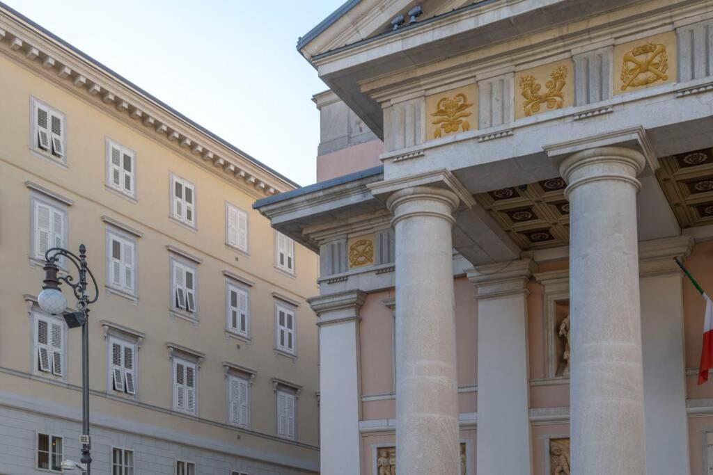 Palazzo Tergesteo Tirabora Suite Apartments Trieste Exterior photo